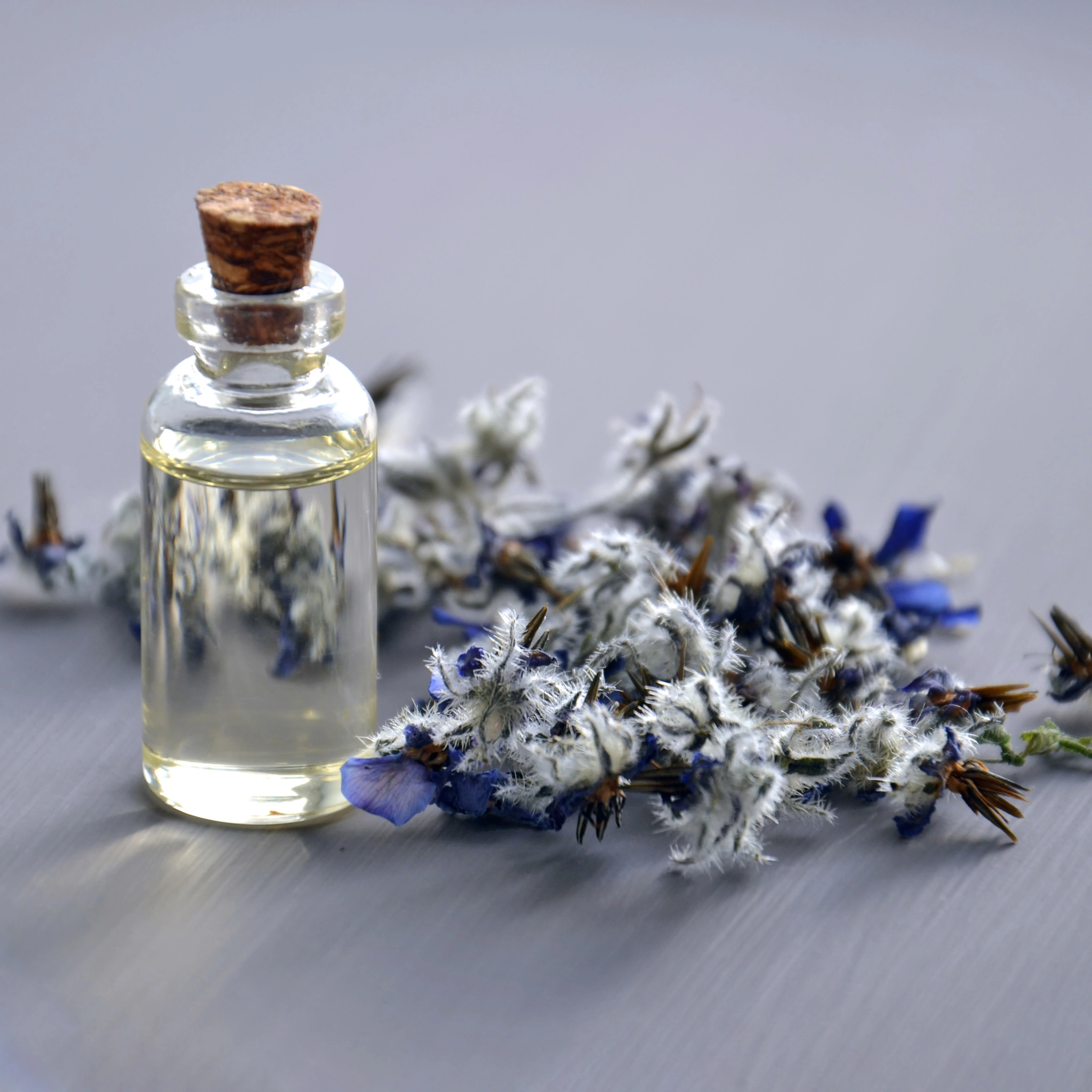 Comment parfumer une bougie sans huiles essentielles ?